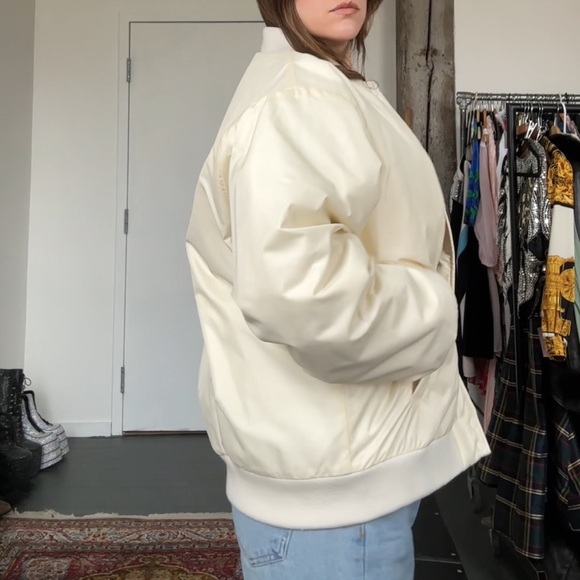 Size large off white bomber / varsity jacket - Picture 2 of 5
